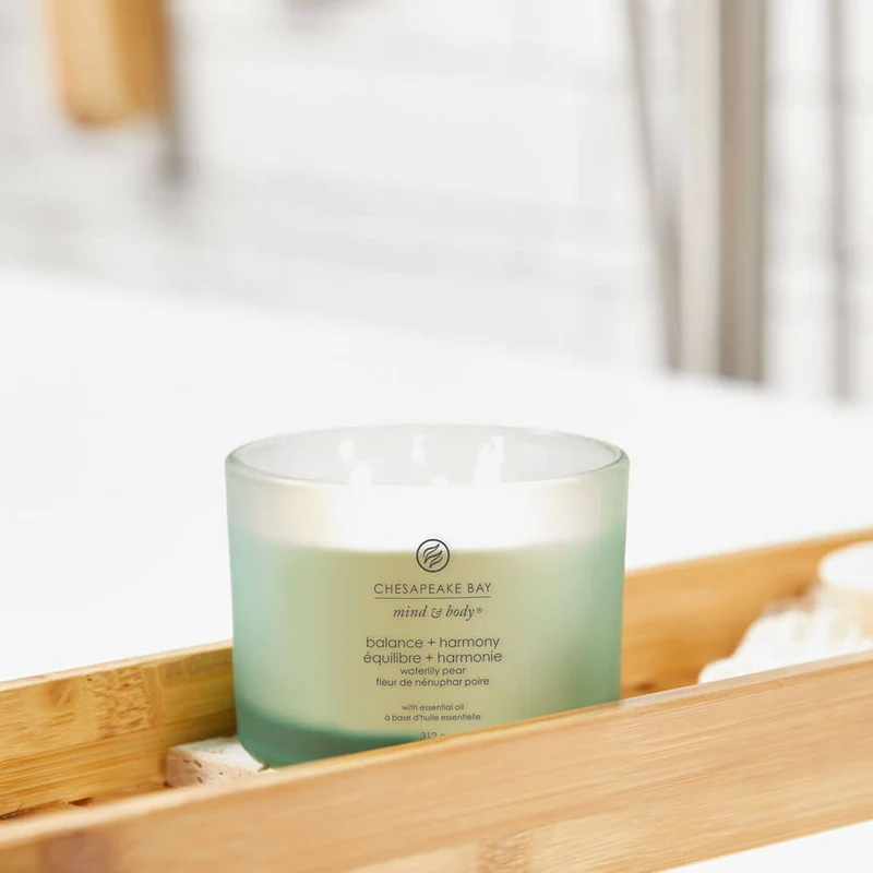 Chesapeake Bay - Candela a 3 stoppini Balance & Harmony (Waterlily Pear)