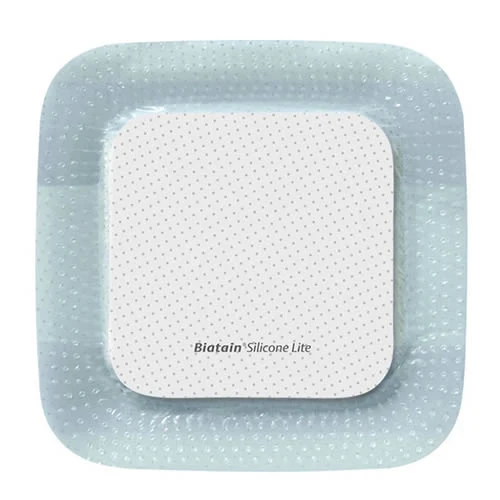MEDICAZIONE BIATAIN IN SCHIUMA DI POLIURETANO CON BORDO ADESIVO IN SILICONE LITE 10X10 CM 10 PEZZI