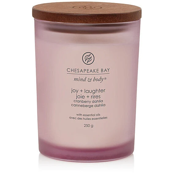 Chesapeake Bay - Candela media Joy & Laughter (Cranberry Dahlia)